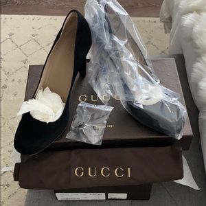 Gucci black suede pumps